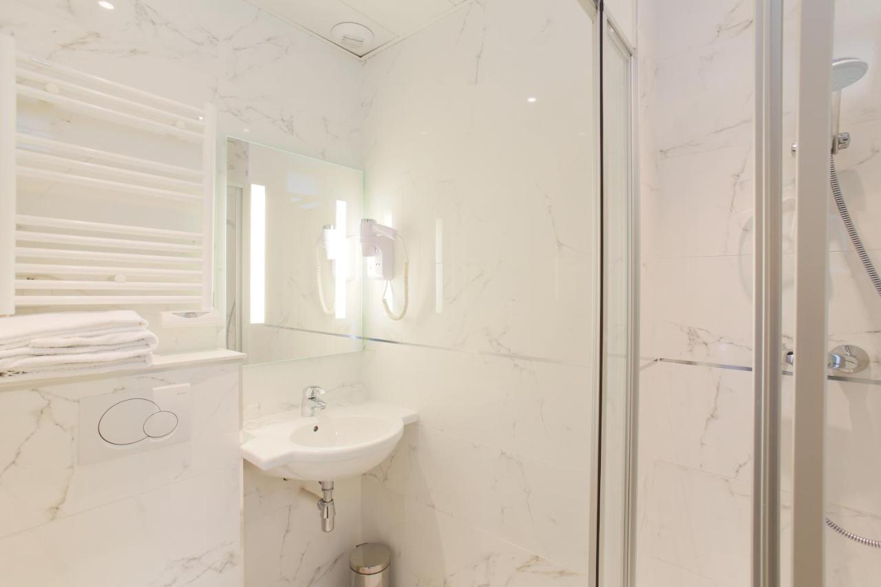 Hotel Bellevue Saint-Lazare Paris Bagian luar foto